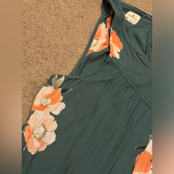 Summer  Casual V-Neck Sleeveless Floral Blouse by O’Neil - Picture 4 of 10